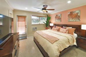 1 bedroom, desk, iron/ironing board, free WiFi - King Bed - Kitchen - Living Room - Pool - Patio - WiFi - Grill - Washer/Dryer (Wilton Manors)