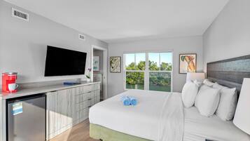 1 bedroom, iron/ironing board, bed sheets