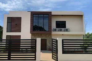 Unclassified image, 4 of 23, button - Lindelle Place Palawan (Puerto Princesa City)