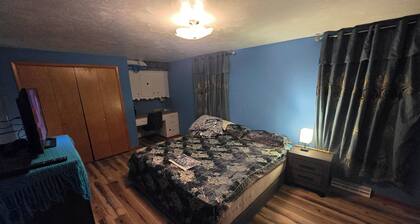 Cozy One Bedroom Suite in Peaceful Hill Top Neighborhood