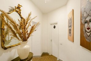 Interior - Random Superior  By Dimorra (Naples)