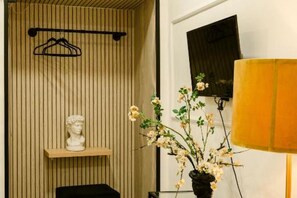 Interior - Random Superior  By Dimorra (Naples)