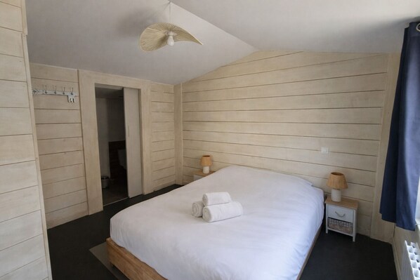 1 chambre, Wi-Fi gratuit, draps fournis