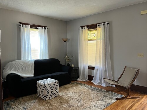 Centrally located 1-bedroom apartment with off street parking Rochester