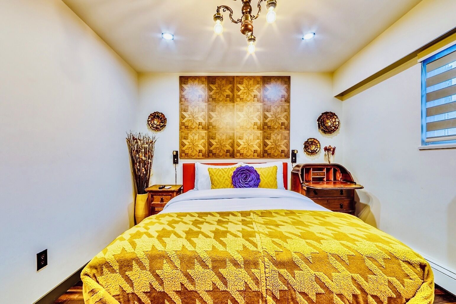 デスク、ノートパソコン用作業スペース、アイロン / アイロン台、WiFi (無料)