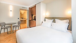 Room - Maison du Moulin Vert - Beautiful ground floor studio (Paris)