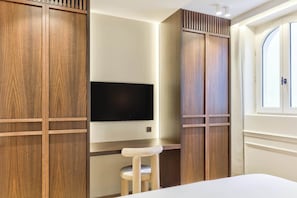 Room - Stunning 1-bedroom penthouse by Champs Elysées (Paris)