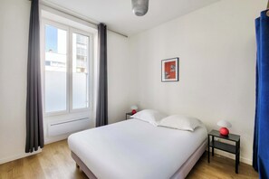 Ferros/tábuas de passar roupa, Wi-Fi, roupa de cama