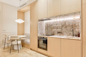 Private kitchen - Beautiful 1-bedroom apartment with terrace (Paris)