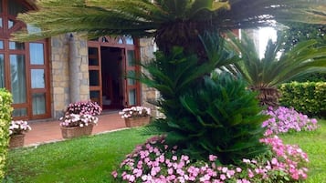 Villa, 6 Bedrooms, Balcony, Courtyard View | Exterior detail