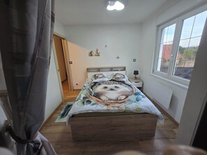 3 chambres, fer et planche Ă repasser, lit parapluie, Wi-Fi gratuit