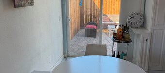 Perfect 1-bedroom studio with AC in enchanting Palm Desert