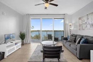 Smart TV - Renovated & Exclusive Lake Condo w/Disney view! (Orlando)