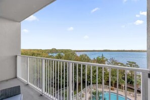 Property grounds - Renovated & Exclusive Lake Condo w/Disney view! (Orlando)