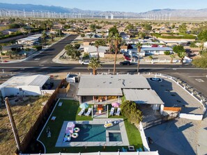 Exterior - Peaks & Palms Oasis - Heated Pool - Games (Palm Springs)