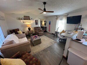 Unclassified image, 3 of 20, button