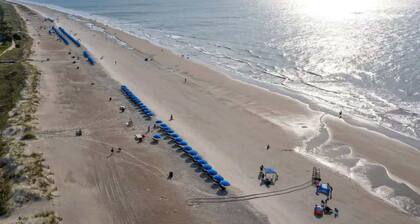 Queens Grant Villa on Golf Course w Shared Pool!