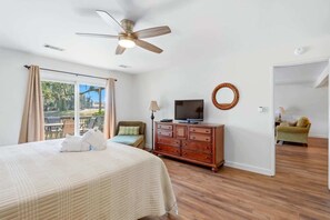 3 chambres, fer et planche à repasser, Wi-Fi, draps fournis
