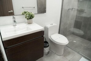 Unclassified image, 4 of 39, button