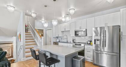 Modern Island Living | Parking, AC, Fast WiFi, W/D