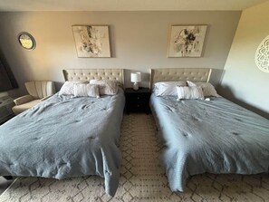 1 bedroom, iron/ironing board, WiFi, bed sheets - Stunning Lake Views close to Weirs Beach & Gunstock (Laconia)