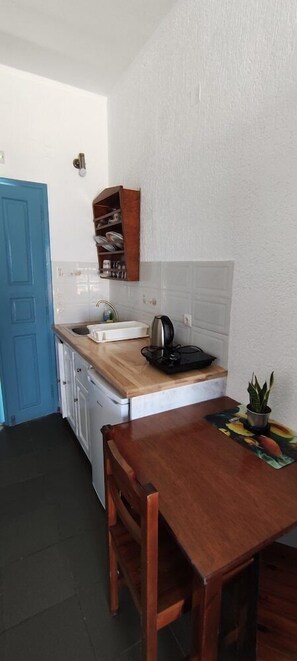 Private kitchen - Panorama Apartments (Santorini)