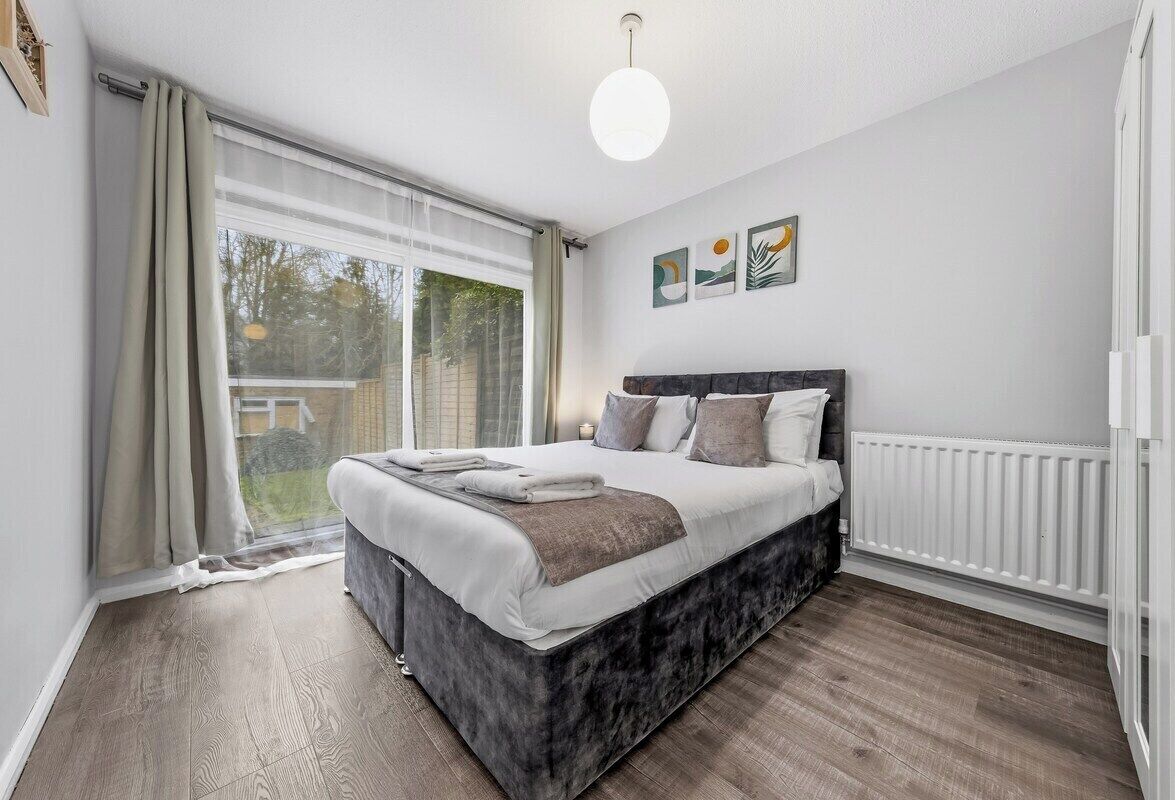 Fer et planche à repasser, accès Internet, draps fournis