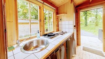 Réfrigérateur, micro-ondes, cafetière/bouilloire