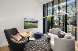 Living area - Bright Inner-north Stay With Pool Access (Melbourne)