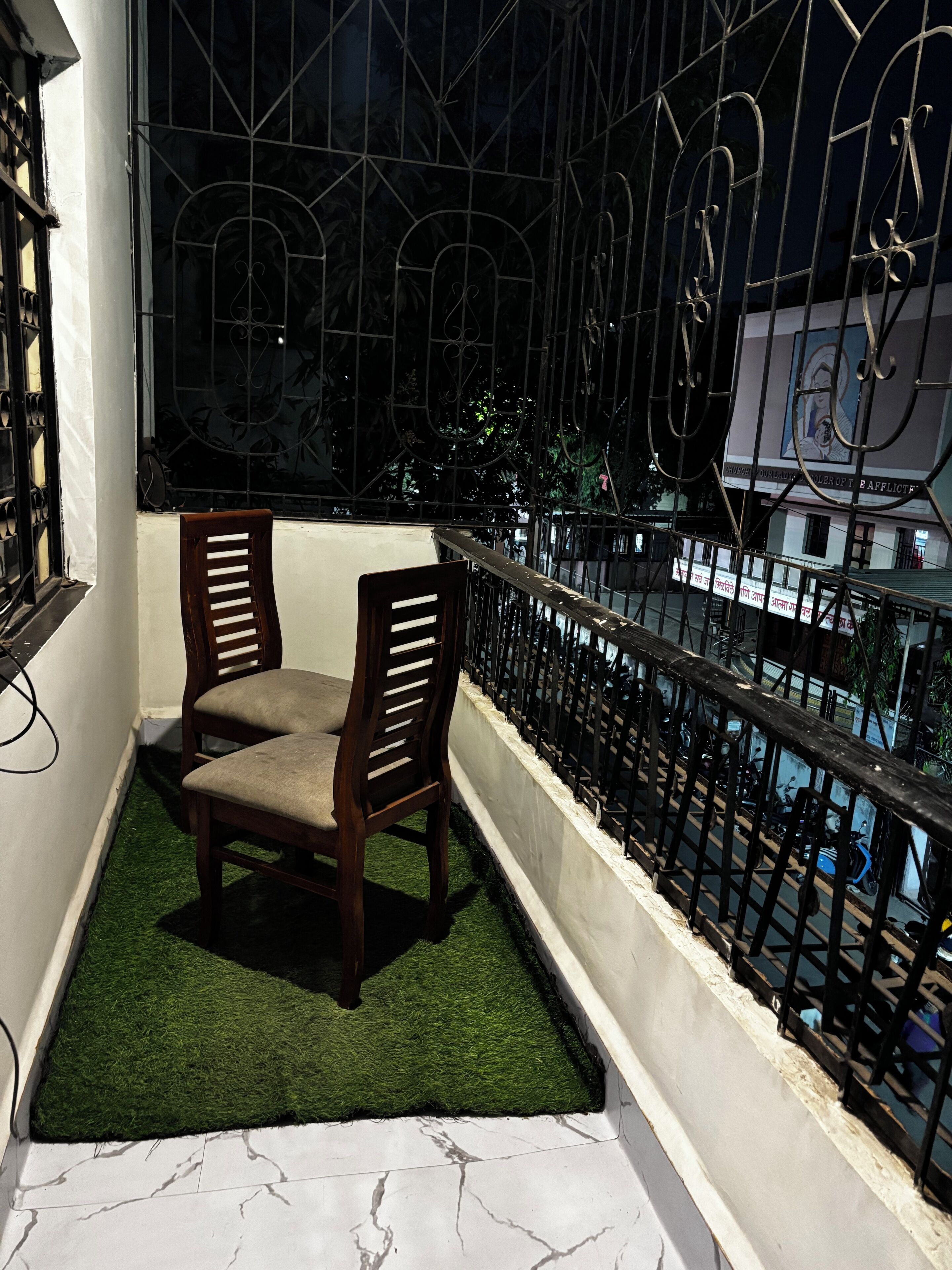 Deluxe Room, City View | Property grounds