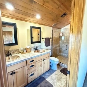 Shower, hair dryer, towels, soap - Rim Retreat in the Pines, modern, cozy cabin nestled in the Ponderosa Pines. (Pine)
