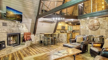TV, fireplace