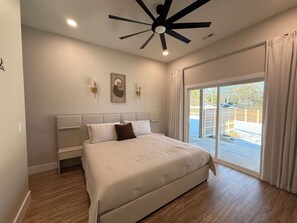 3 habitaciones, tabla de planchar con plancha, wifi y ropa de cama