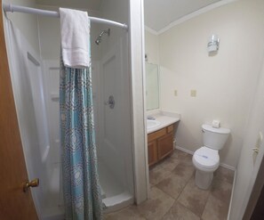 Hair dryer, towels - Open Lakeview Cottage #5 at Teal Point Resort on Lake Norfork (Mountain Home)