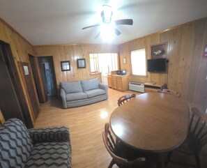 TV - Open Lakeview Cottage #5 at Teal Point Resort on Lake Norfork (Mountain Home)