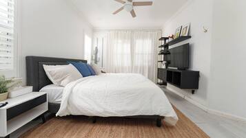 2 bedrooms, in-room safe, iron/ironing board, free WiFi