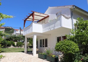 Exterior - A5 comfortable apartment with terrace, garden and sea view (Barbat na Rabu)