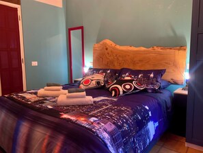 1 quarto, escrivaninha, Wi-Fi de cortesia, roupa de cama