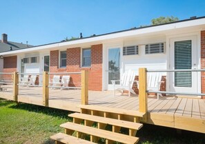 Unclassified image, 4 of 27, button