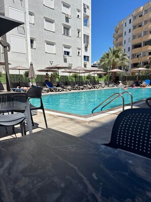 Outdoor pool - Golem Living (Golem)