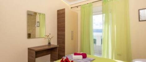 1 bedroom, internet, bed sheets