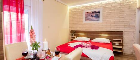 Internet, bed sheets