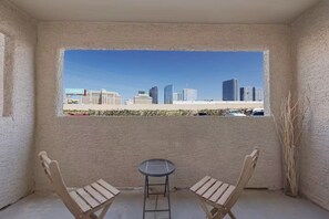 Terrace/patio - Spacious 2-bd condo in Las Vegas with strip view (Las Vegas)
