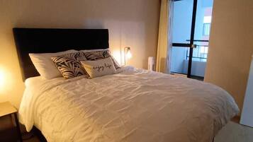 3 habitaciones, tabla de planchar con plancha, wifi y ropa de cama