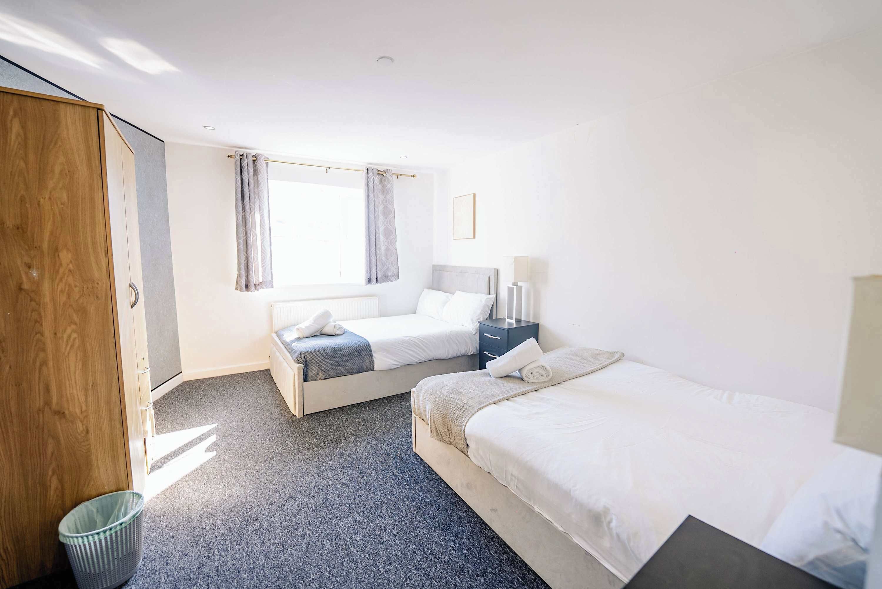 2 bedrooms, desk, iron/ironing board, travel cot