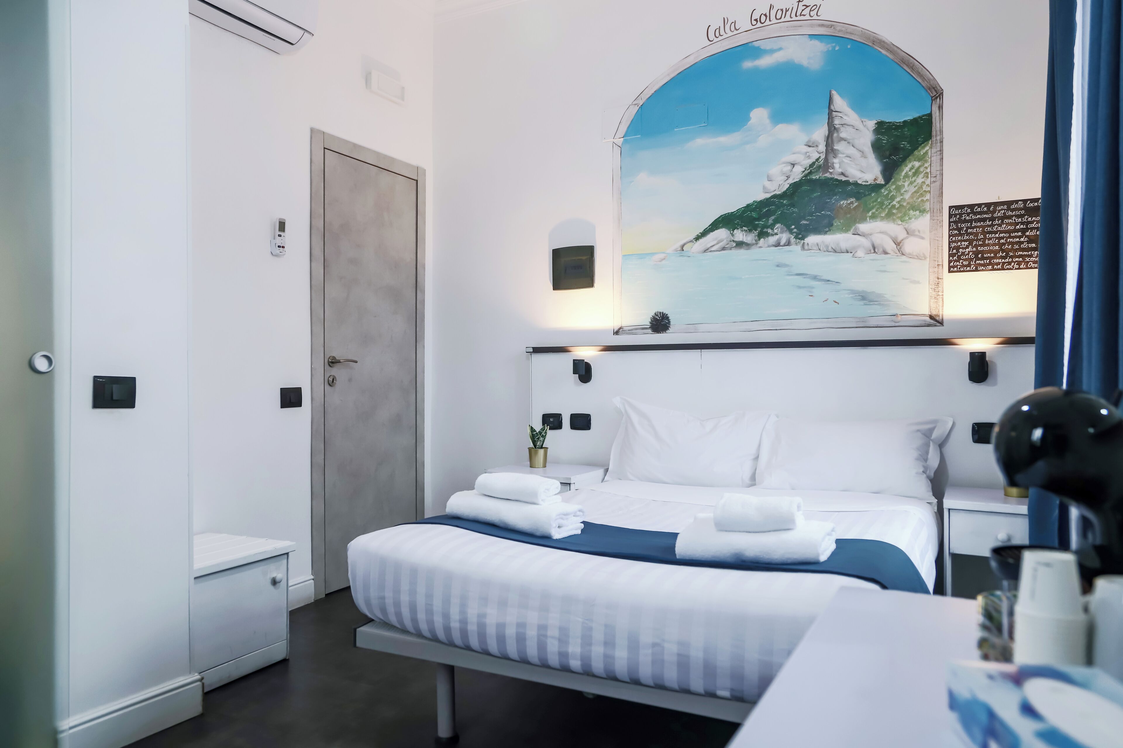 Classic Double Room, City View | Desk, free WiFi