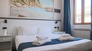 Habitación doble clásica, vista a la ciudad | Escritorio y wifi gratis