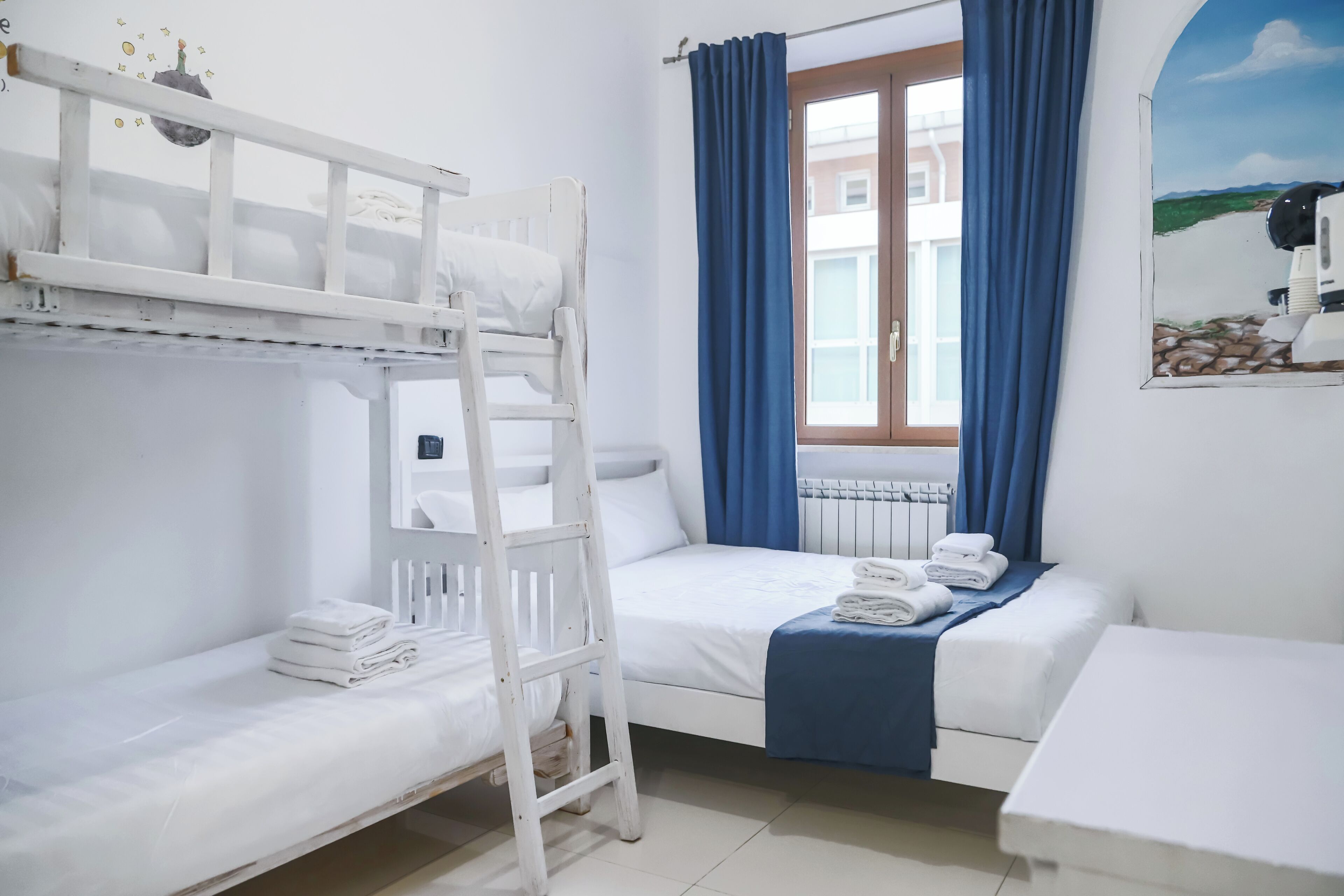 클래식 쿼드룸, 시내 전망 | 책상, 무료 WiFi