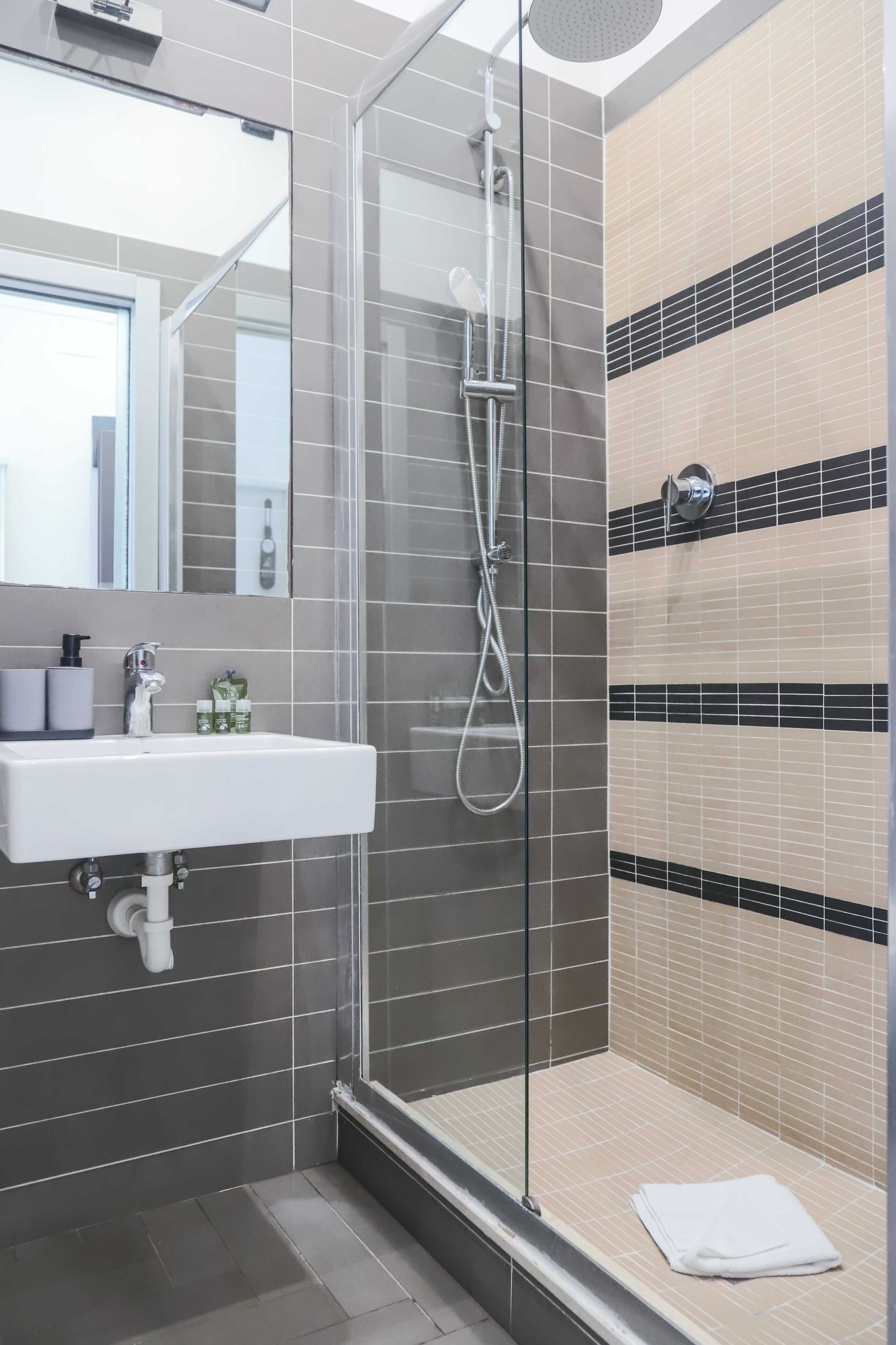 Classic Double Room, City View | Desk, free WiFi