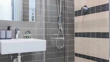 Classic Double Room, City View | Desk, free WiFi